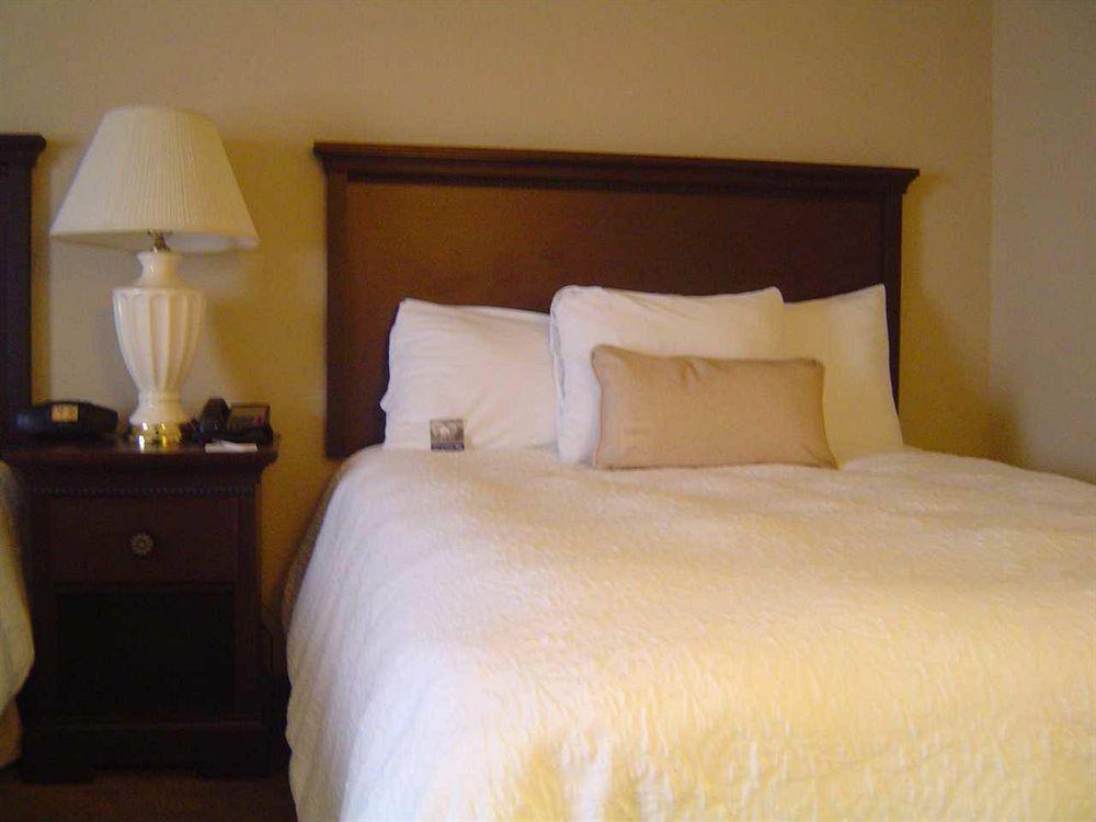 Holiday Inn Express Boston North-Woburn By Ihg Экстерьер фото