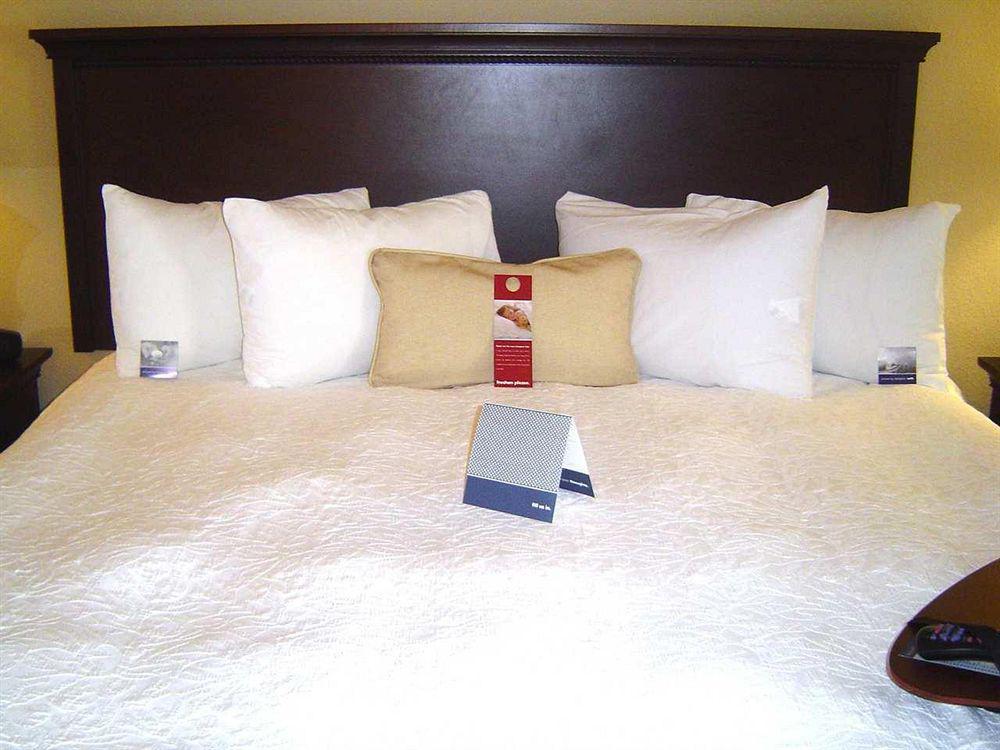 Holiday Inn Express Boston North-Woburn By Ihg Экстерьер фото