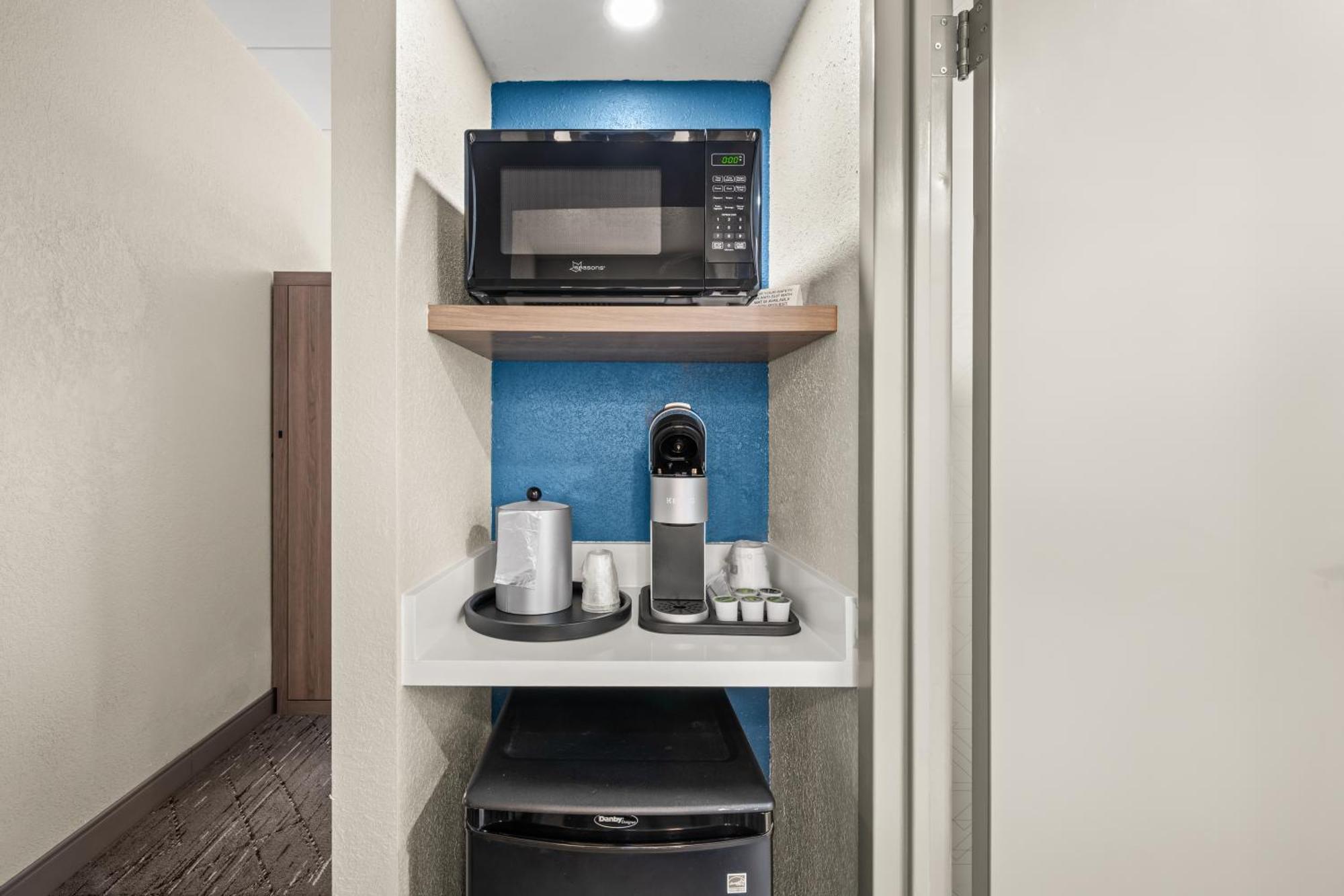 Holiday Inn Express Boston North-Woburn By Ihg Экстерьер фото