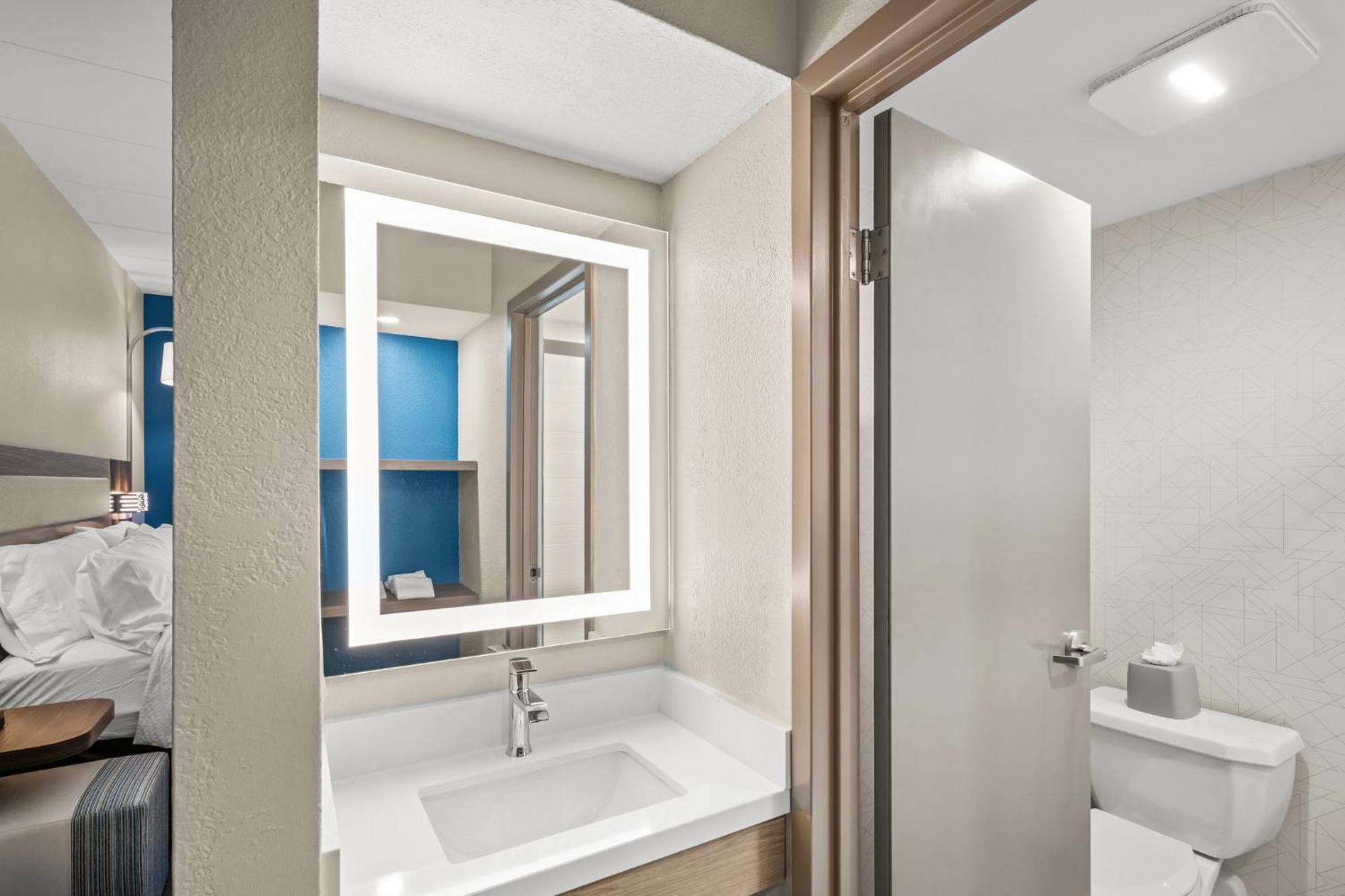 Holiday Inn Express Boston North-Woburn By Ihg Экстерьер фото