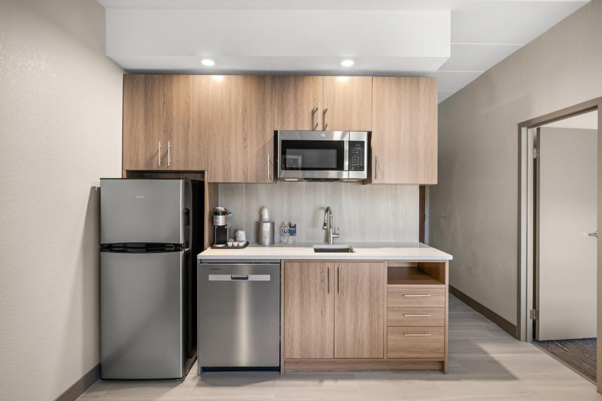 Holiday Inn Express Boston North-Woburn By Ihg Экстерьер фото