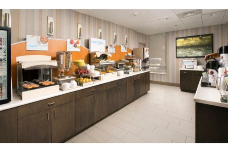 Holiday Inn Express Boston North-Woburn By Ihg Экстерьер фото